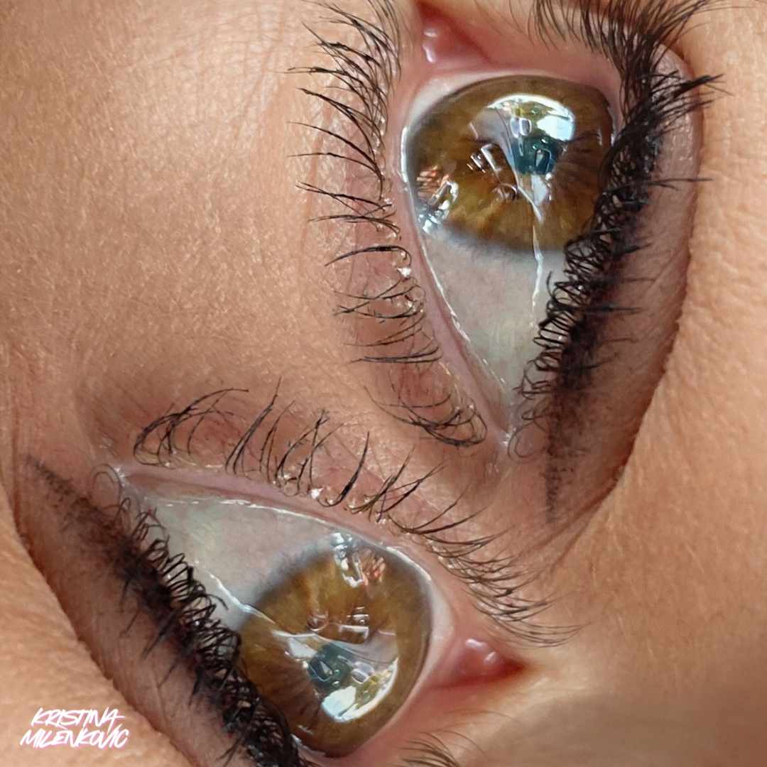 Professionelle Eyeliner Permanent Make-up Behandlung als Kursmotiv