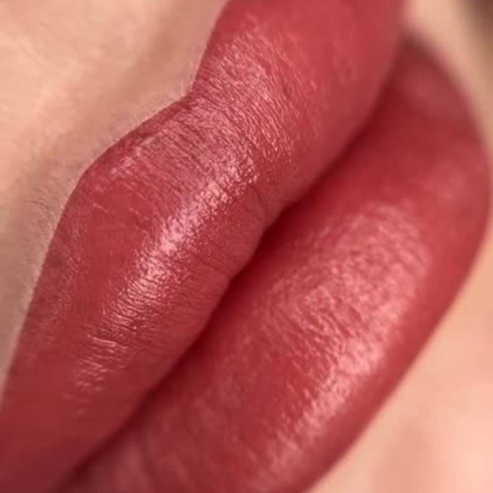 Lippenstift Effekt ist mit Permanent Make Up möglich. Beratungen auf Anfrage