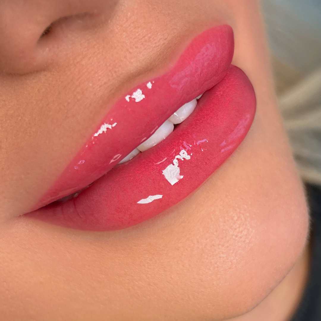 Permanent Make-Up Lippen Behandlung inkl. Nachstechen (4-8 Wochen)